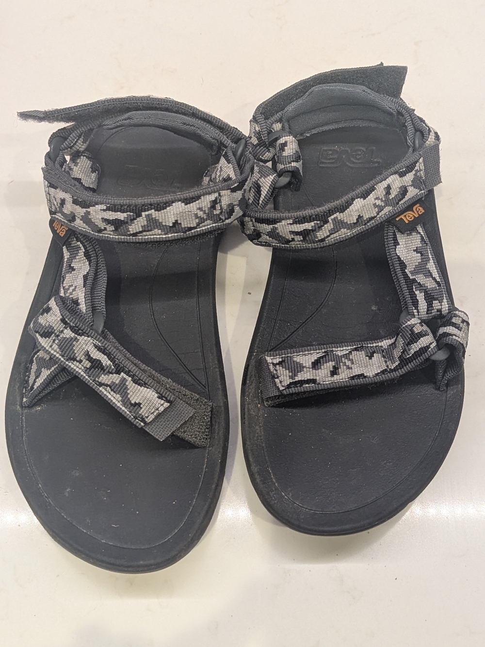 Teva Girls Black & Gray Patterned Strap Sandals